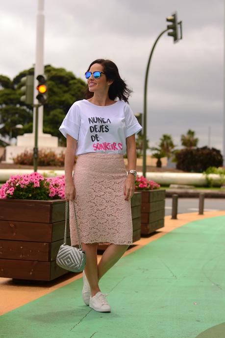 zara-lace-skirt-outfit-street-style