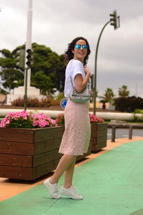 lace-skirt-zara-bag-lady-casual-outfit-street-style