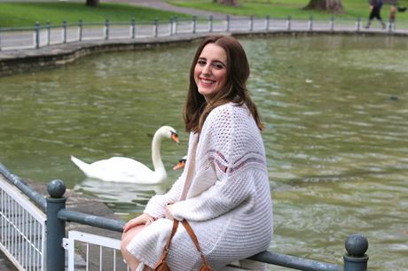 Outfit boho con vestido rojo