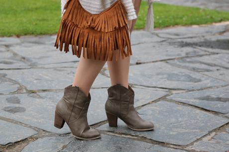 Outfit boho con vestido rojo