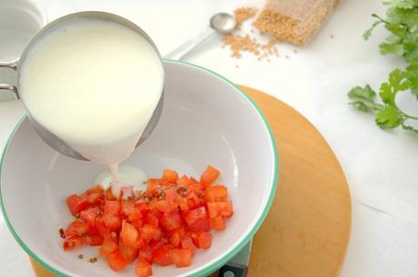 Raita de tomate, más que una salsa