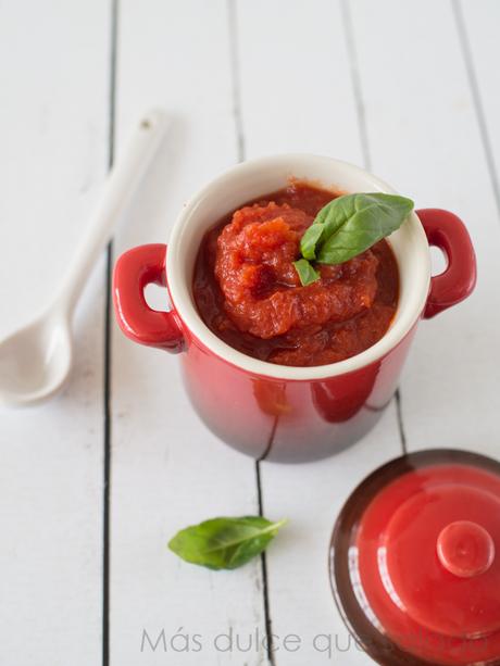 Passata di pomodoro: Salsa de tomate concentrada. Receta italiana