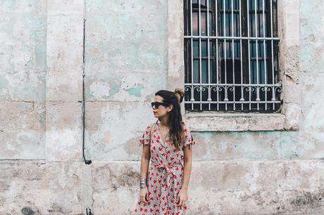 Habana Vieja Cuba-La_Habana_Vieja-Hearts_Dress-Styled_By_Me-Aloha_Espadrilles-Outfit-Street_Style-Dress-Backpack-85