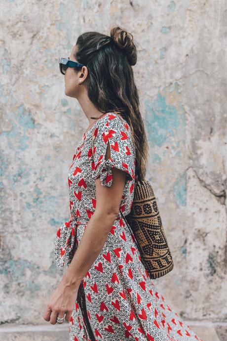 Cuba-La_Habana_Vieja-Hearts_Dress-Styled_By_Me-Aloha_Espadrilles-Outfit-Street_Style-Dress-Backpack-51