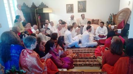 (Ananda Vahini - Edición 21 - 28 de abril el año 2016) (Ananda Vahini - Edición 21 - 28 de abril el año 2016)