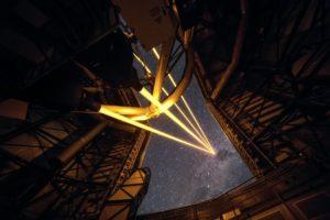 Cuatro rayos del nuevo sistema láser VLT