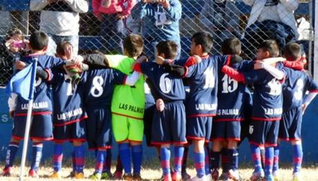 Sanción ejemplar a un padre que agredió al árbitro en Las Palmas, no podrá volver a entrar al recinto de por vida