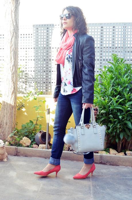 Bolso gris con tachuelas_outfit_mivestidoazul (8)