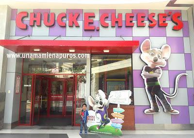 Diviertete en Chuck E. Cheese's