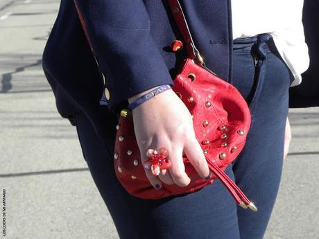 bolso-rojo-tachuelas-bolso-saco-bucket-bag-look-jeans-blazzer-talla-grande-curvy-plus-size-los-looks-de-mi-armario-look-casual-look-entrediario-06 Red Bucket Bag · Look Curvy