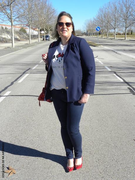 bolso-rojo-tachuelas-bolso-saco-bucket-bag-look-jeans-blazzer-talla-grande-curvy-plus-size-los-looks-de-mi-armario-look-casual-look-entrediario-05 Red Bucket Bag · Look Curvy
