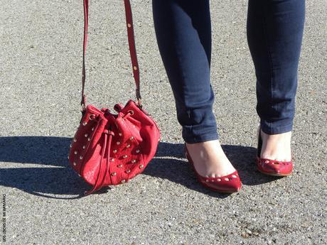 bolso-rojo-tachuelas-bolso-saco-bucket-bag-look-jeans-blazzer-talla-grande-curvy-plus-size-los-looks-de-mi-armario-look-casual-look-entrediario-08 Red Bucket Bag · Look Curvy