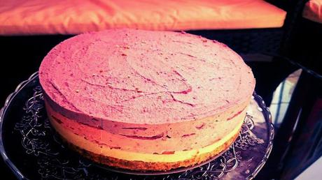 Tarta crudivegana de vainilla, fresa y mora