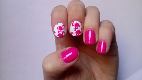 FLAMINGO NAILS