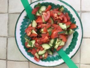 Ensalada árabe de tomate, pepino y yerba buena
