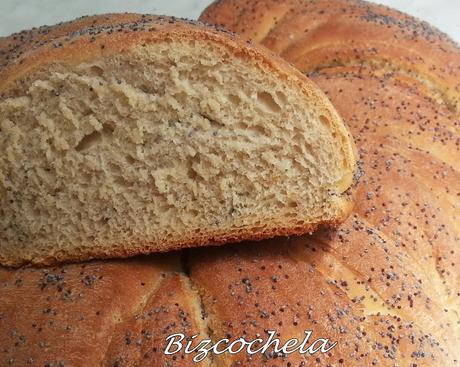 PAN PRIMAVERA CON MIEL Y AMAPOLA