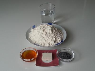 PAN PRIMAVERA CON MIEL Y AMAPOLA