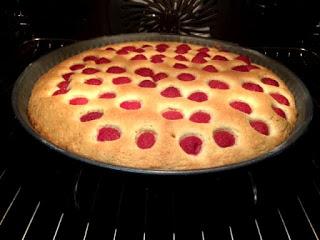 BIZCOCHO DE FRAMBUESAS Y MASCARPONE