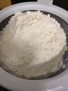 BIZCOCHO DE FRAMBUESAS Y MASCARPONE