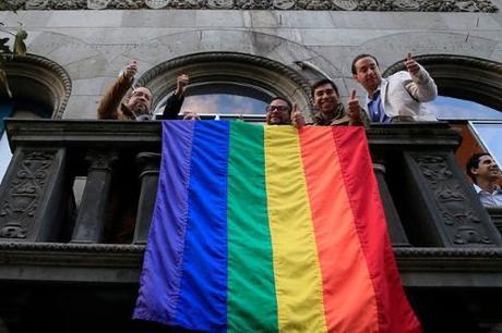 izado_bandera_gay