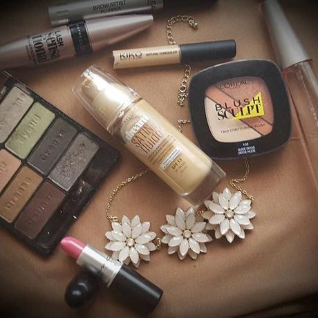 Combinando complementos y maquillaje: Algunas ideas.