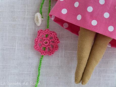 Guirnalda Tilda para decorar una habitacion de niña.