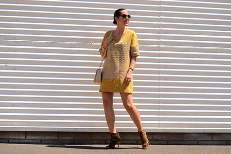 zara-jacquard-yellow-mini-dress-outfit-street-style