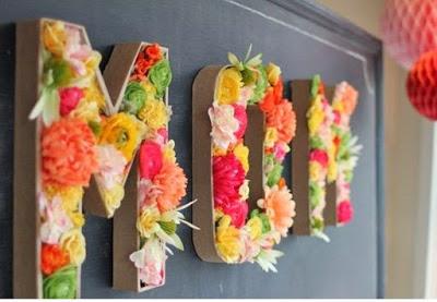 Regalos bonitos por día de la madre -regadera con flores