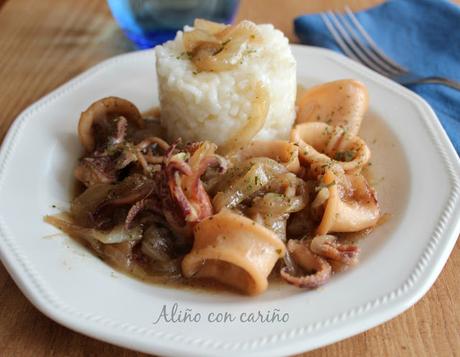 CHIPIRONES ENCEBOLLADOS