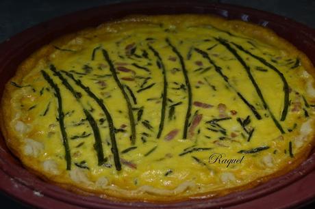 Quiche de espárragos y beicon