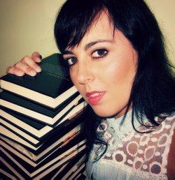 Selena by Annabel Navarro (Reseña)