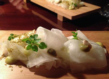 Carpaccio de rabano daikon con spa de champiñones restaurant pla bacoyboca