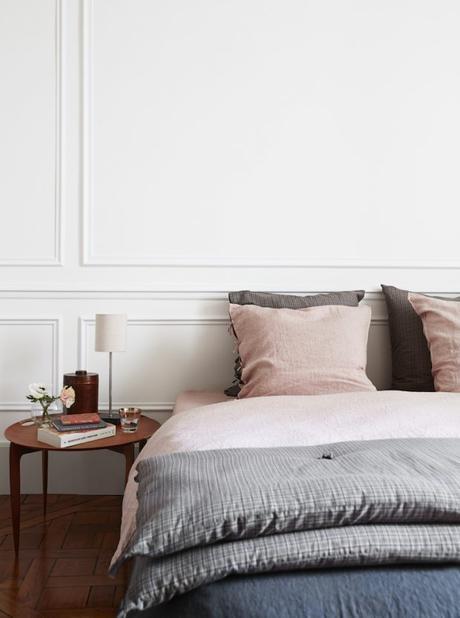 Jambas blancas y puertas de madera diseño molduras habitacion