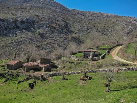 AIRÚA NAVAL DESDE TENE POR SENDA LA BOBIA