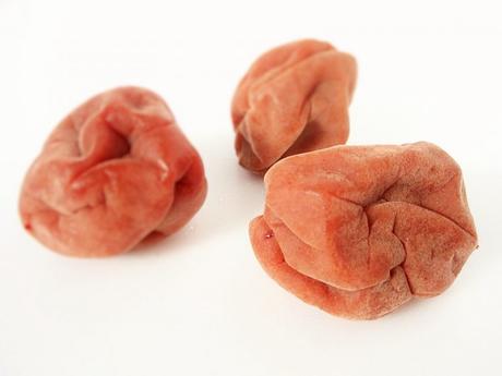 800px-Umeboshi_20101209_b-2-768x576