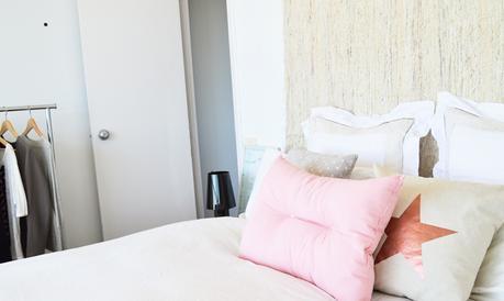 casa-tres-decoracion-dormitorio-cabecero-jarapa-estilo-nordico