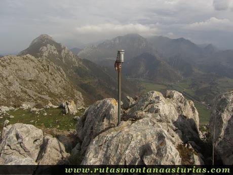 Buzón de cima del Pico La Miel