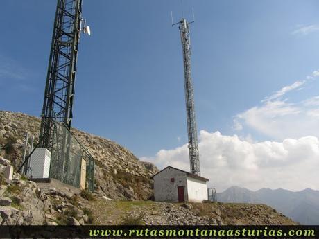 Antenas debajo del Pico La Miel