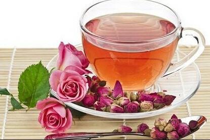 LAS ROSAS Y SUS PETALOS