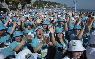 MÁS DE DOS MIL CHINOS JUNTOS, Y NO ES UN CHISTE