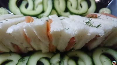 Sándwich de salmón y queso crema