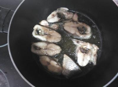 Dorada guisada con setas y almejas Dorada guisada con setas y almejas