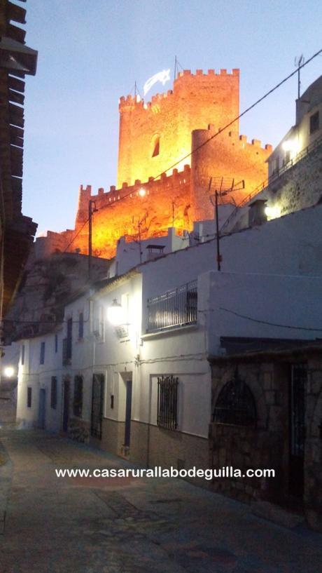 Alcala del Jucar nocturna