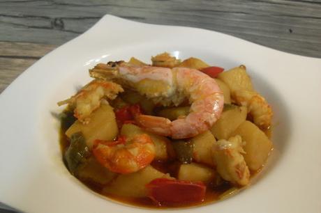 Patatas con gambas y pimientos