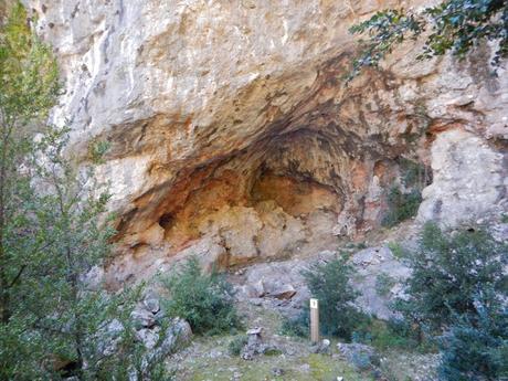 Del refugi de Caro a la Cova Pintada por la Roca Campanari