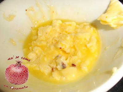 Mantequilla de tomate seco y albahaca