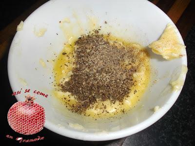 Mantequilla de tomate seco y albahaca