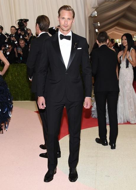 Resumen semanal: el MET, trucos para los blogs de moda, y looks con rayas