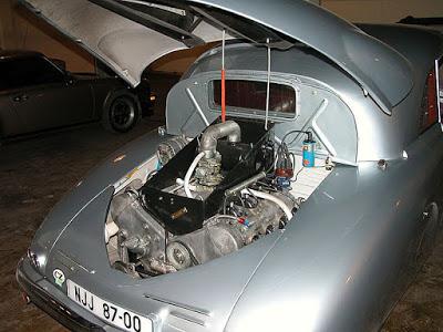 Tatra T77,  un auto revolucionario