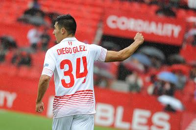 Sevilla 1 - 4 Granada. El Sevilla le regala la permanencia al Granada